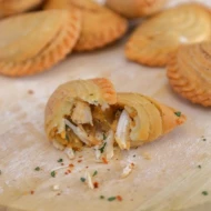 Sri Talamaz Karipap Pusing Ayam (9 Pkt Per Ctn)