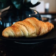 Big Foot 10" Croissant 80g (4 pieces per pack)